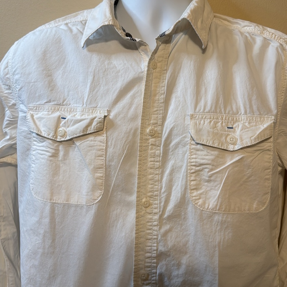 BUFFALO DAVID BITTON. Button Down Shirt. Size Medium - Picture 7 of 13
